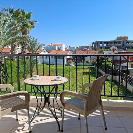 Apartment In Kato Pafos & 10 Min To Venus Beach Eksteriør bilde