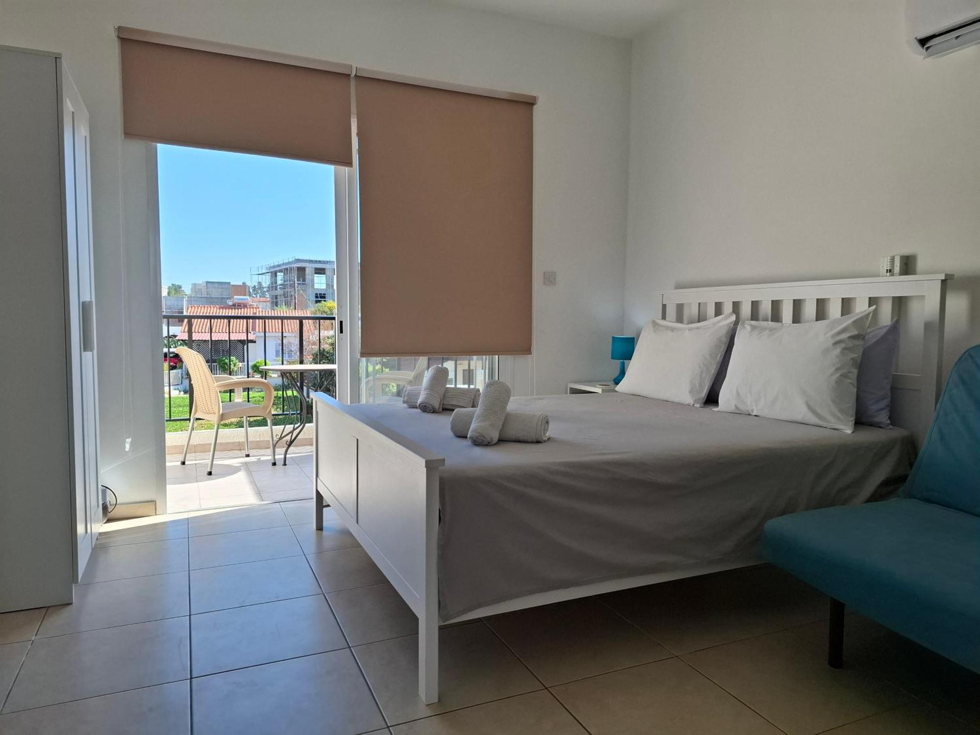 Apartment In Kato Pafos & 10 Min To Venus Beach Eksteriør bilde